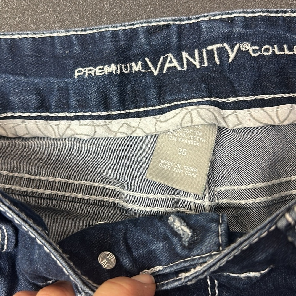 453. Vanity Women’s Modern Dark Blue Embroidered Capris size 30 - Picture 4 of 9